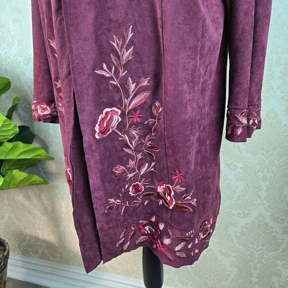 Curations Size 1X Burgundy Floral Embroidered Long Open Front Blazer Faux Suede - Picture 3 of 12